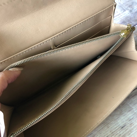 Louis Vuitton Vernis Beige Sarah long wallet. - Picture 4 of 10